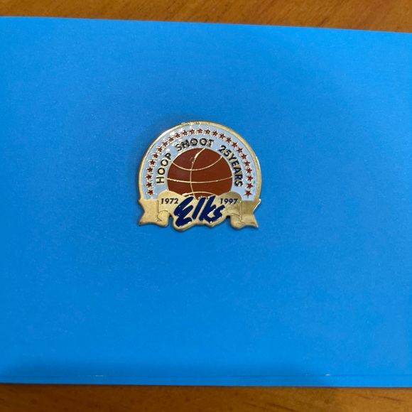 1997 Elks Hoop Shoot 25th Year Tournament 1972-1997 Lapel Pin. - Picture 2 of 6